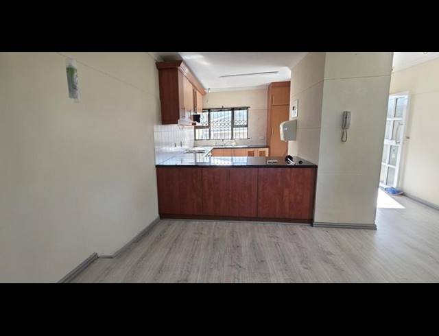 3 BEDROOM APARTMENT FOR SALE IN VERULAM CENTRAL